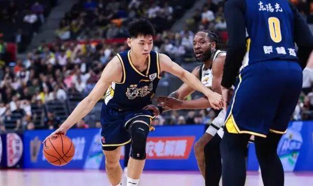 开云体育网页版入口-广东队主场16分惨败，崔永熙首秀2分3篮板，莫兰德21篮板